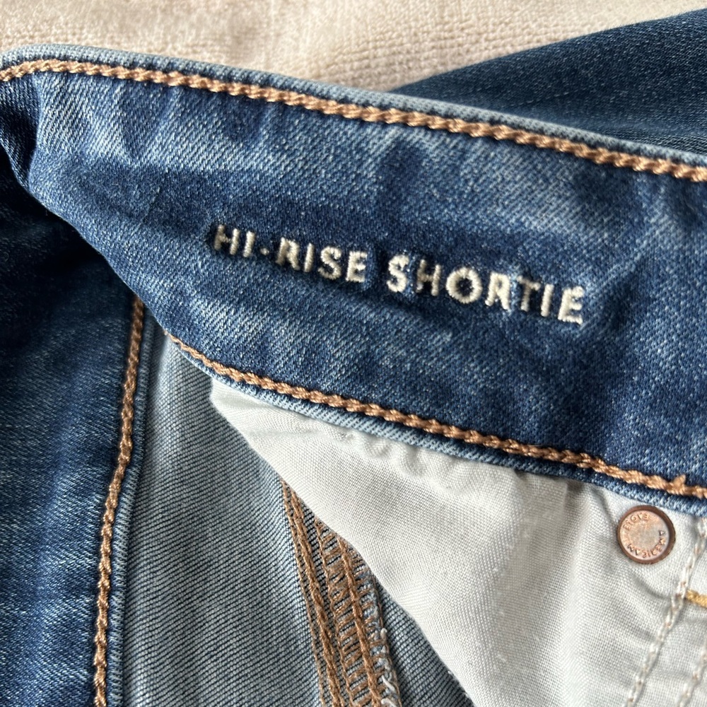 American Eagle Women’s High Rise Shortie Jean Shorts - Size 12 - Picture 5 of 6